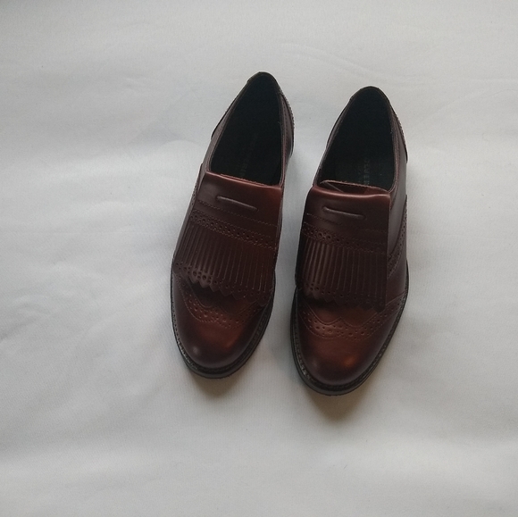 Wolverine Shoes - Woman's Wolverine Elsie Oxfords size 6